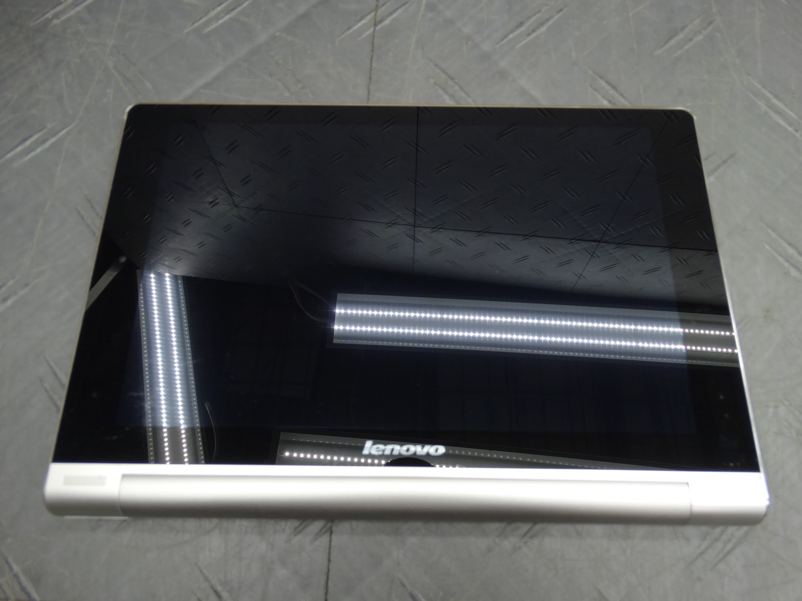 Lenovo Yoga Tablet 10 B8000-F 60046 16GB Storage 10.1in