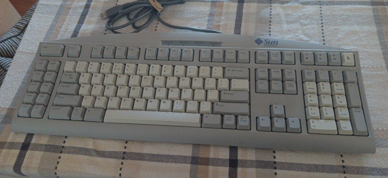 Sun Keyboard 320-1271 Type-6 USB Keyboard