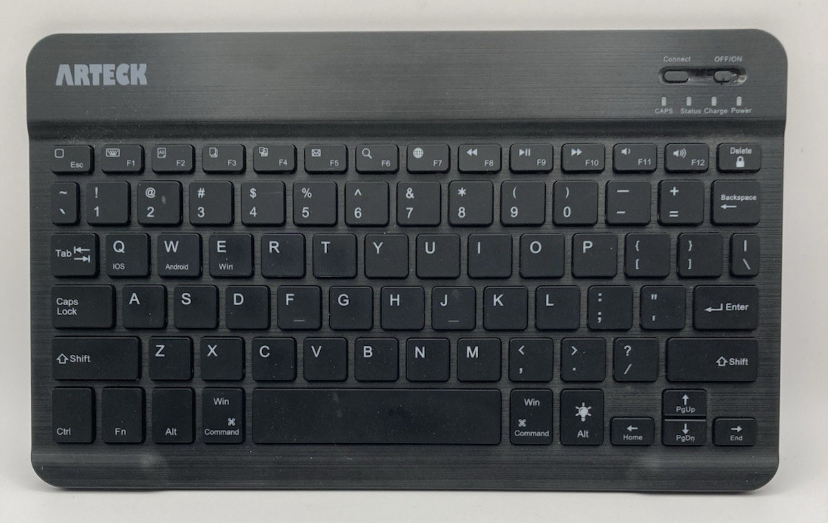 Arteck HB030B Universal Slim Portable Wireless 7-Color Backlit Keyboard Untested