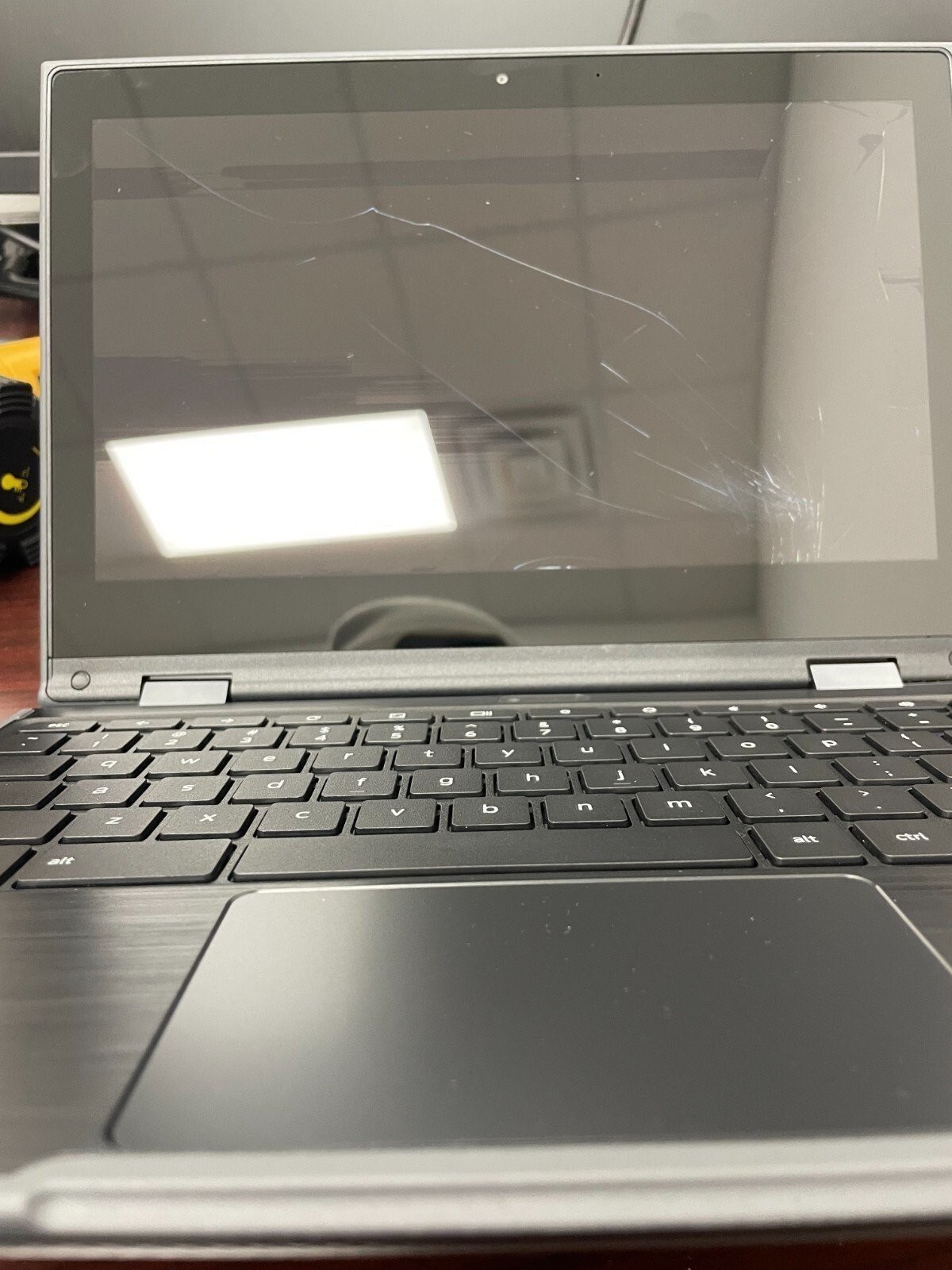 Lenovo 81MC005AUS 11.6 inch (32 GB N4120 Quad-core,1.10 GHz, 4GB)