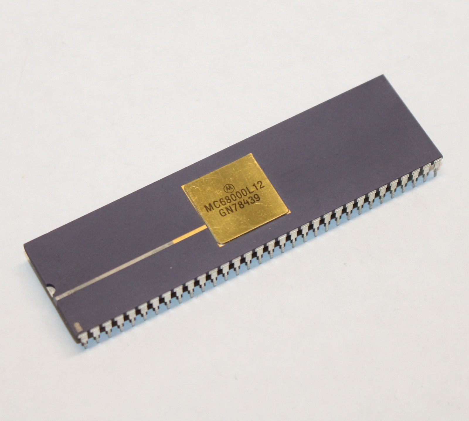 Rare Motorola MC68000L12 CPU gold top purple vintage 1984 date tested WORKS