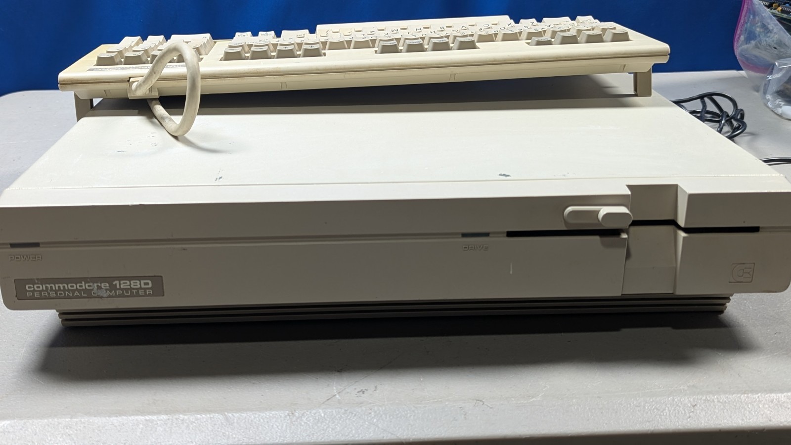 Commodore 128D System works great Comes with Keyboard which works great
