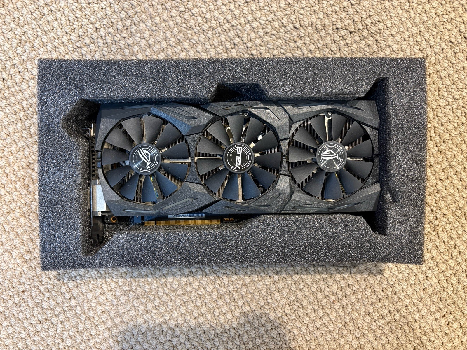 ASUS NVIDIA GeForce GTX 1080 8GB GDDR5X Graphics Card (STRIX-GTX1080-A8G-GAMING)