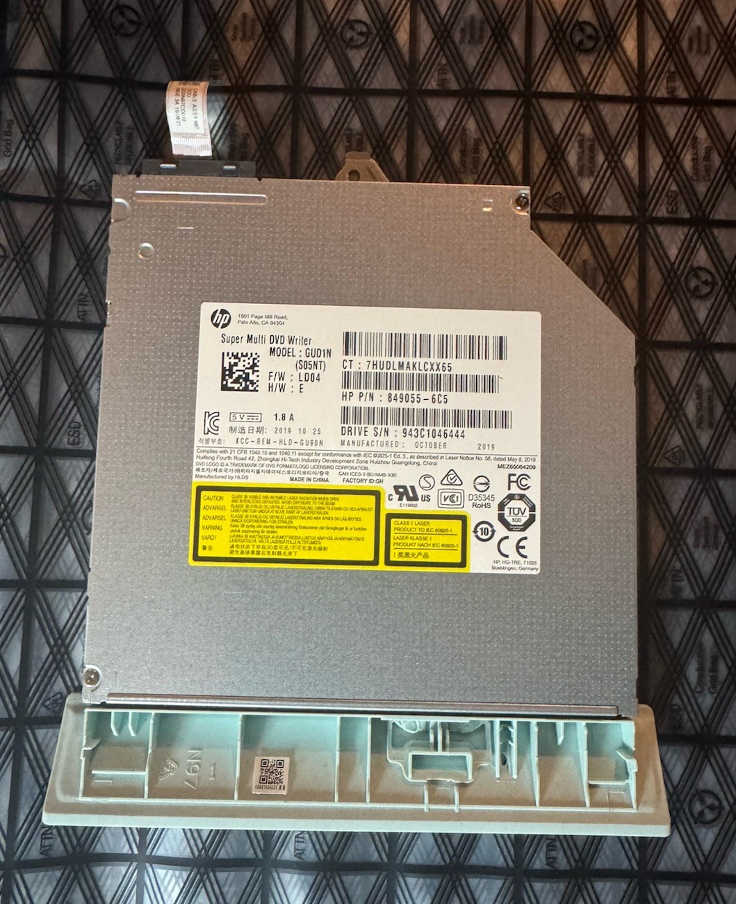 Super Multi DVD-RW Burner Drive GUD1N w/Bezel FROM HP All-In-One 22-C0073w