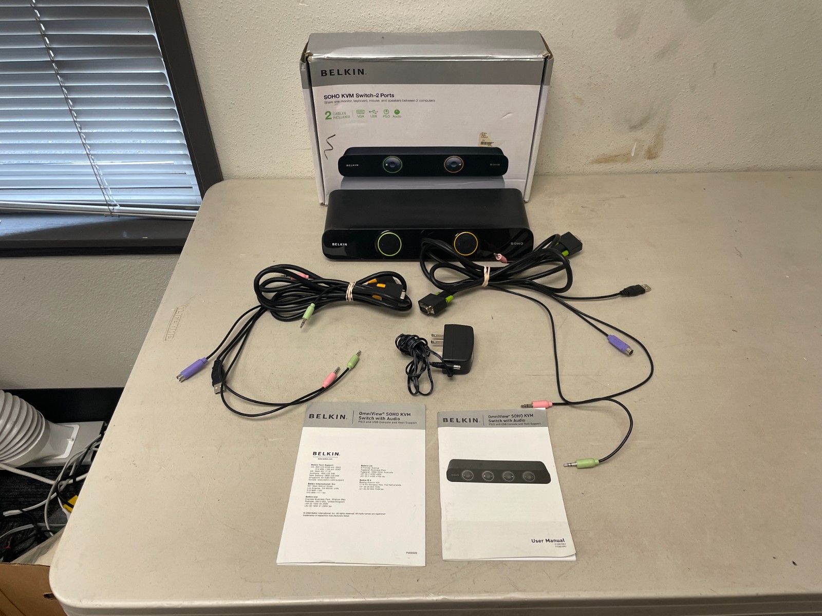Belkin SOHO KVM Switch F1DS102L VGA & USB 2 Ports