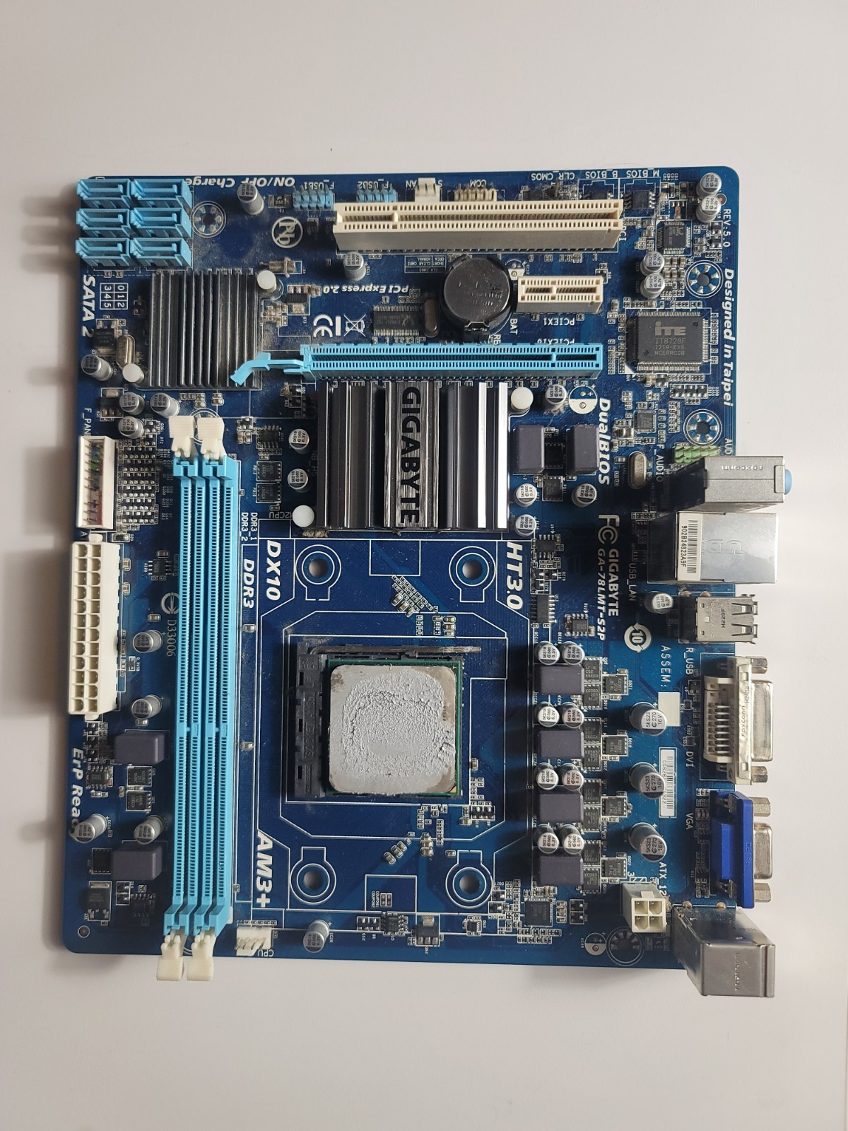 Gigabyte 78LMT-S2P, Socket AM3, AMD Motherboard + Phenom II X4 CPU 