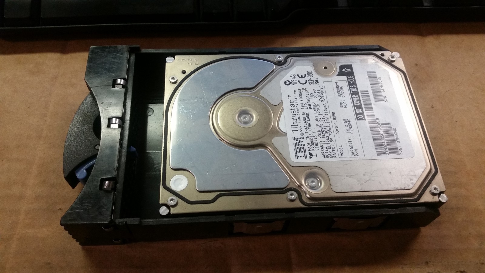 IBM 00K4152 10L6080 4.5GB 7200RPM SCSI 80 PIN Hard Drive with Tray 01K6932