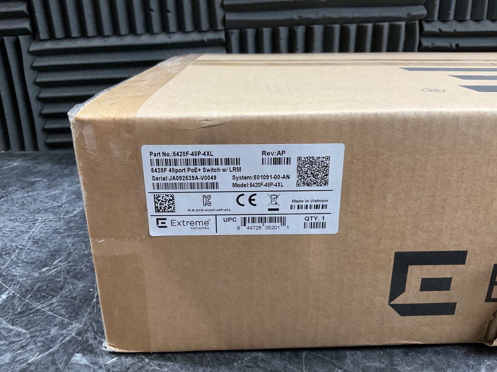 Extreme Networks ExtremeSwitching 5420F 48 port GbE PoE Switch 5420F-48P-4XL NEW