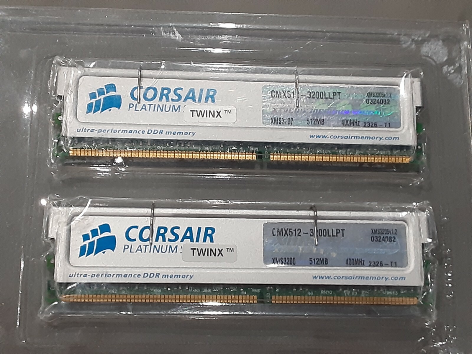 CORSAIR 1gb 2x CMX512MB-3200LLPT DDR400 matched set XMS3205v1.2 (Tested 