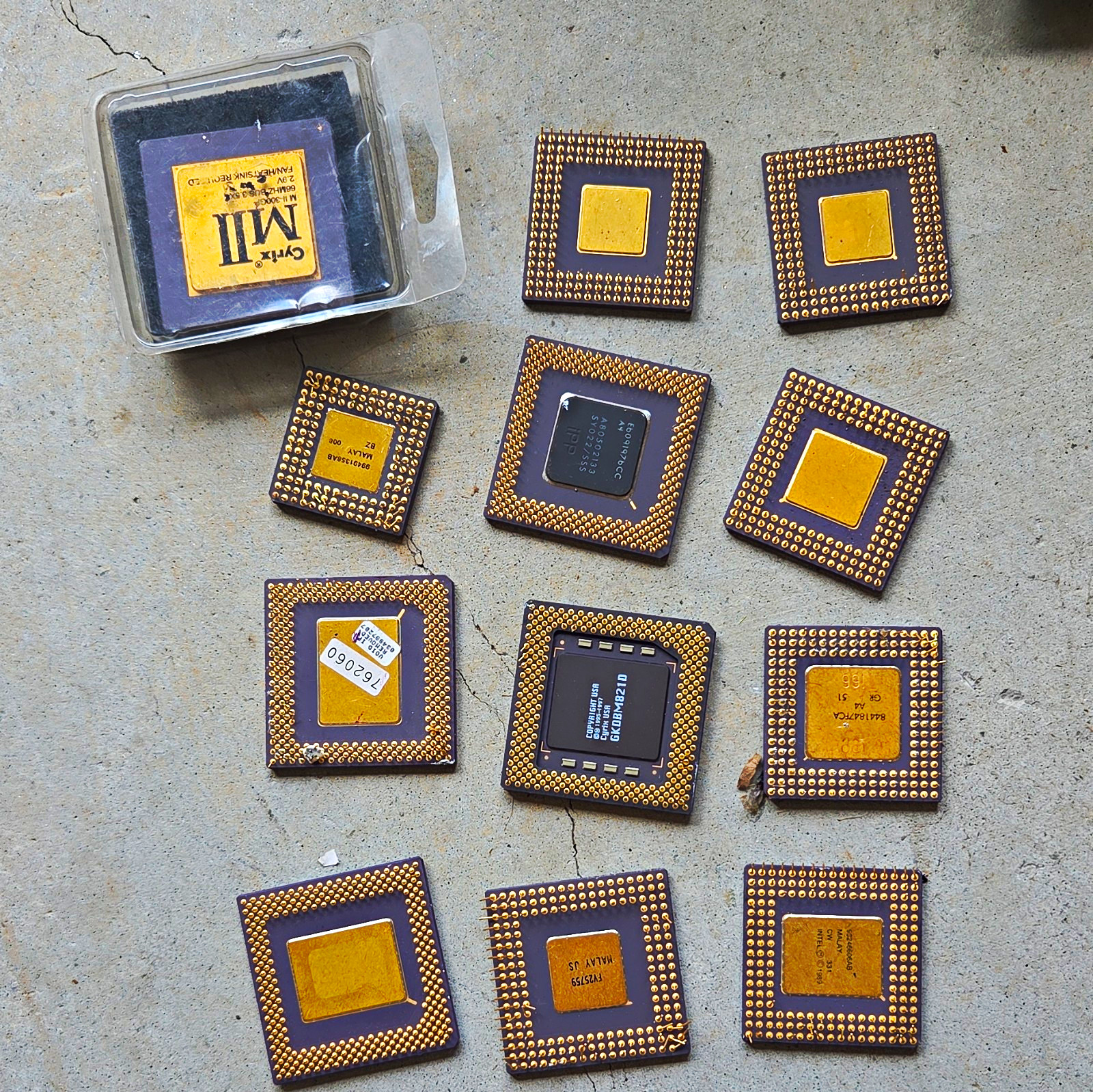 Vintage Intel i486SX 25MHz PGA CPU。×12