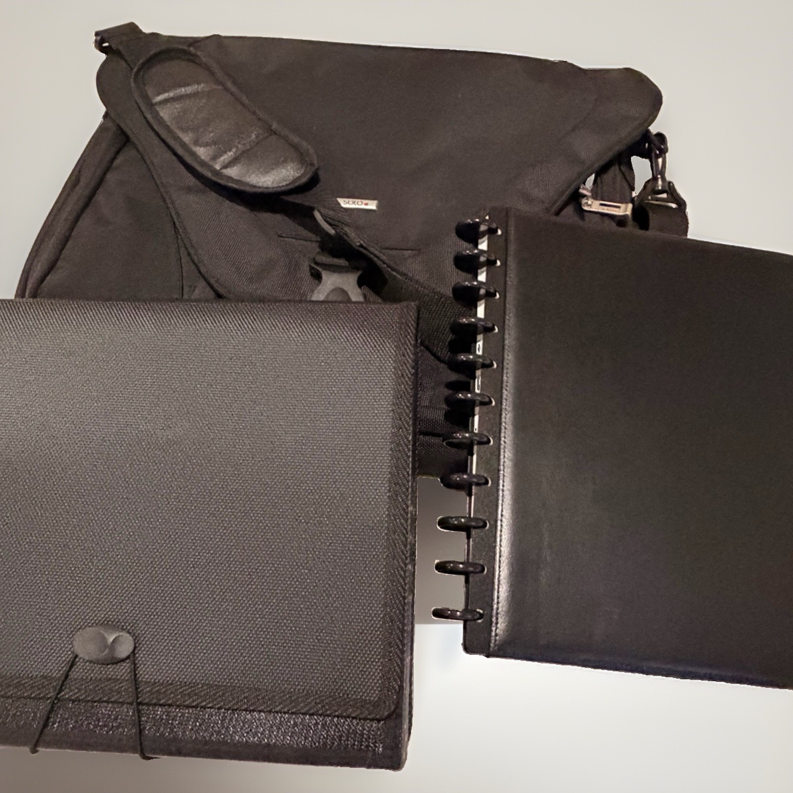 Solo New York Laptop Messenger Bag Black Briefcase + Staples Arc Notebook Lot