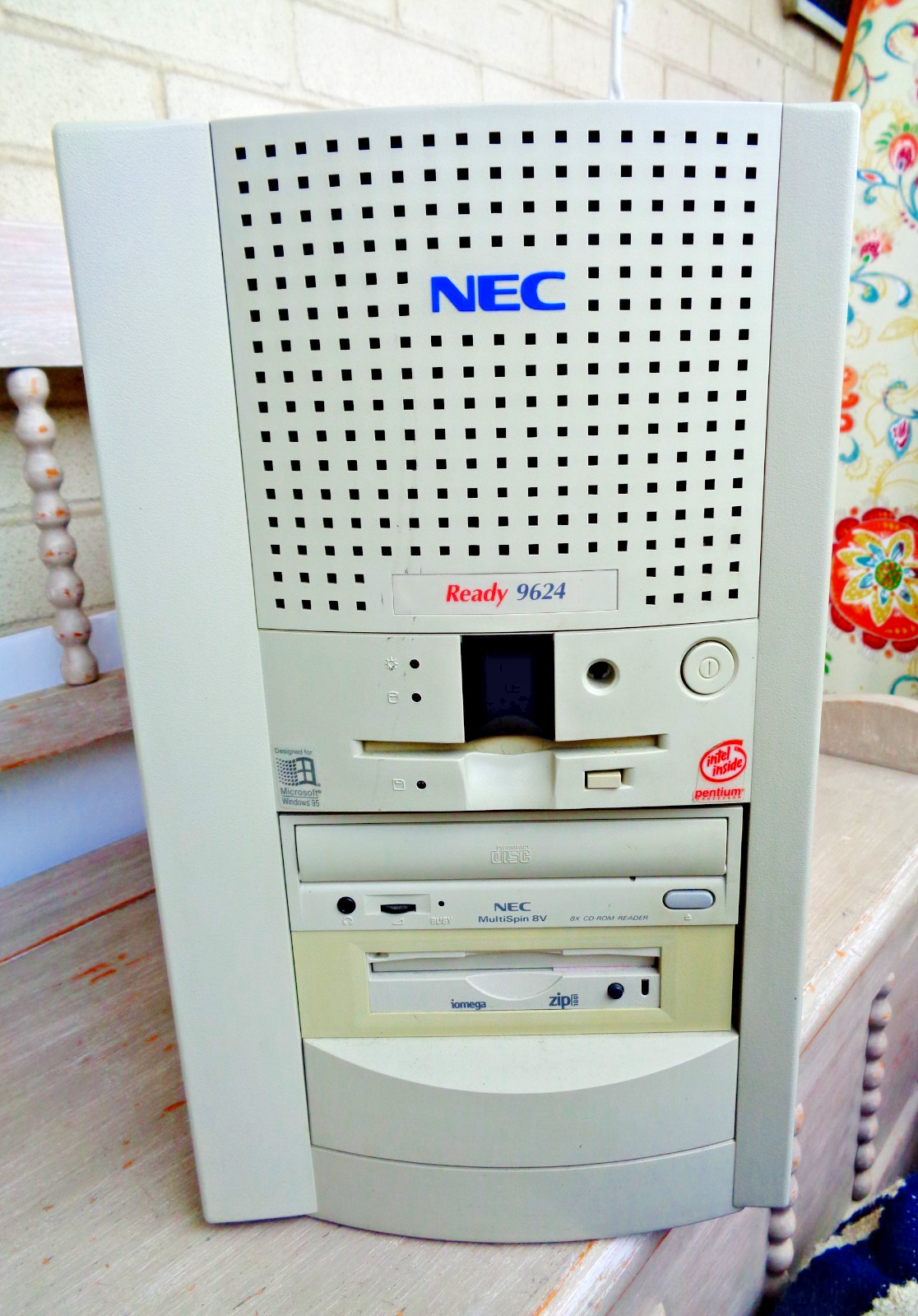 Vintage NEC Ready 9624 Pentium PC Windows 95 80MB RAM 2GB HDD Zip Drive Works