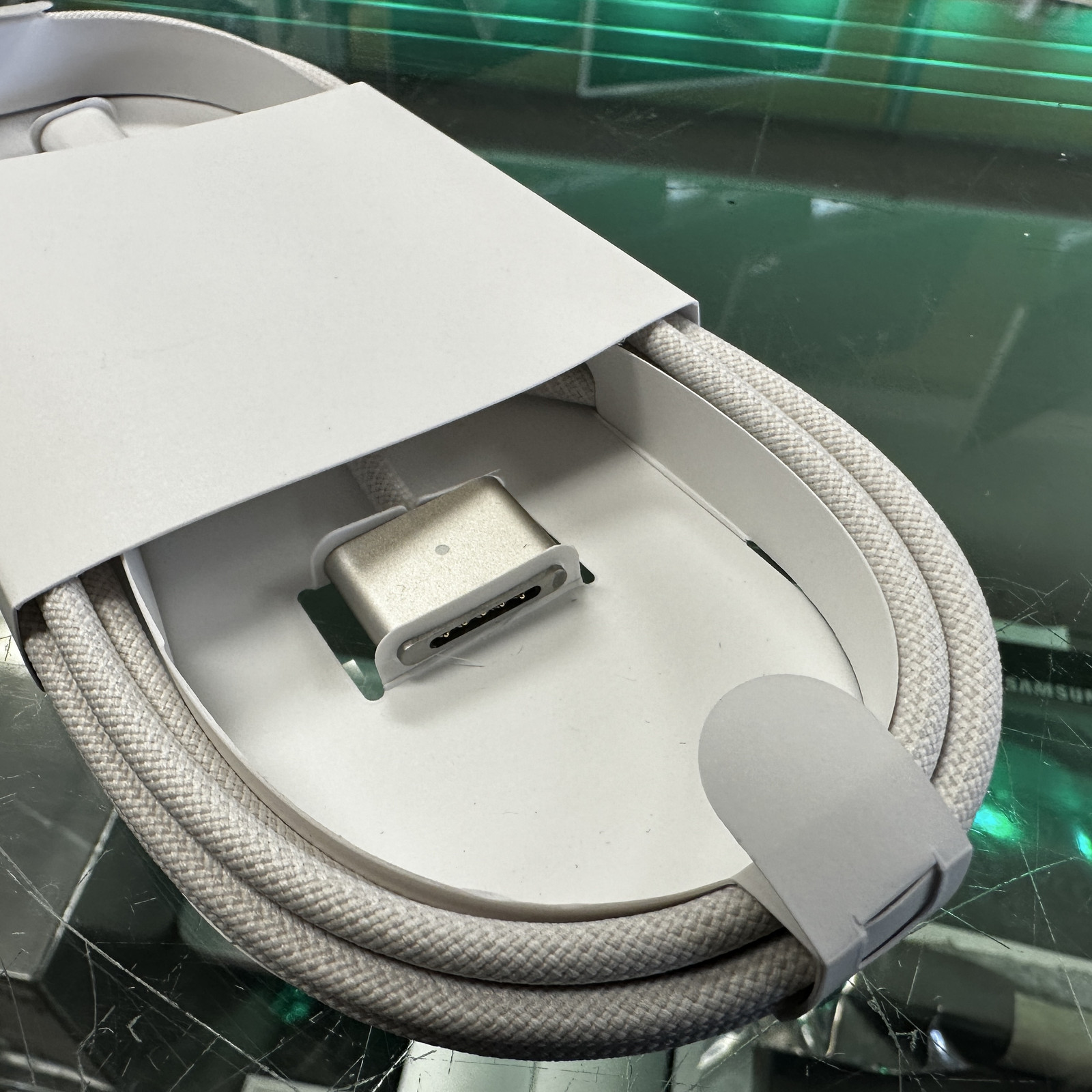 Genuine Apple USB-C to MagSafe 3 Cable (2 m) 2 Meter -Starlight- New
