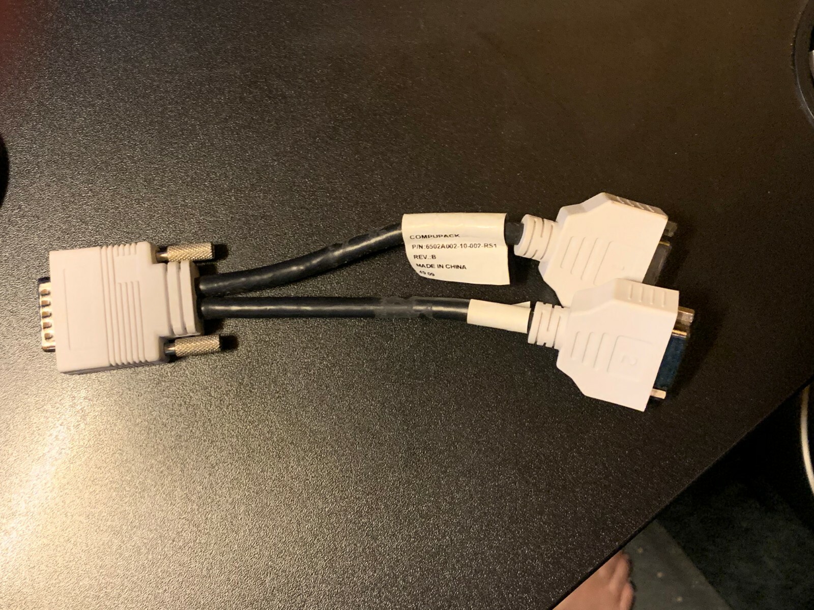 Compupack. DMS-59-M to 2-DVI Cable 6502A002-10-002-RS1 1xLFH to 2xDVI-I Splitter