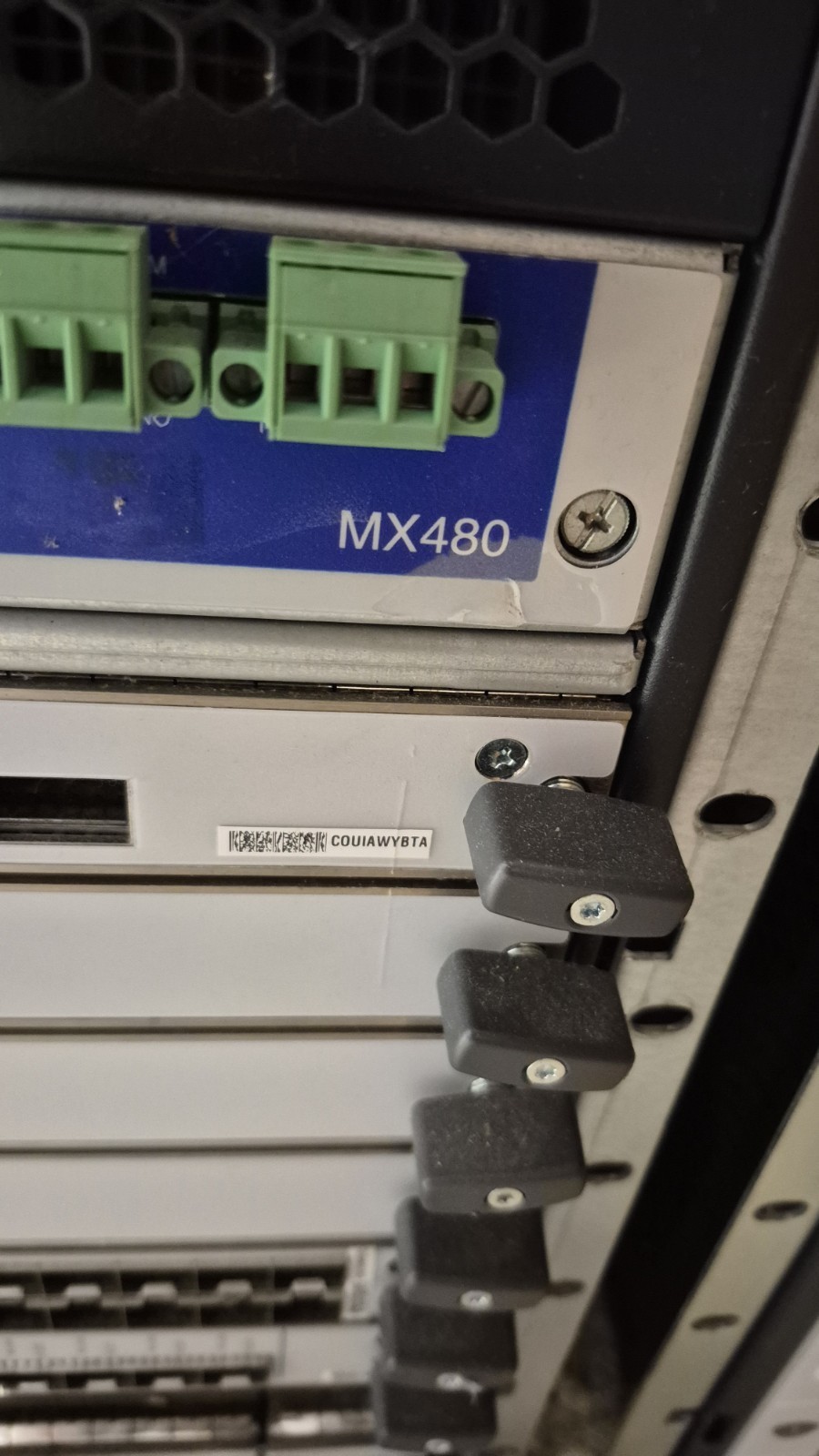 JUNIPER MX480 Router with RE loaded with cards