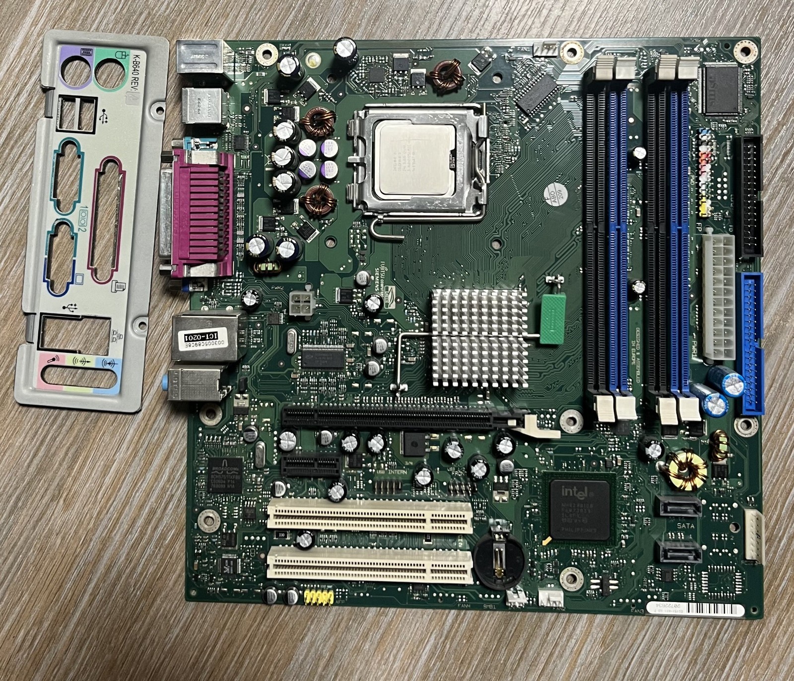 Fujitsu Siemens D2151-A11 GS7 Motherboard + CPU 3.06GHz + I/O Shield | Tested XP