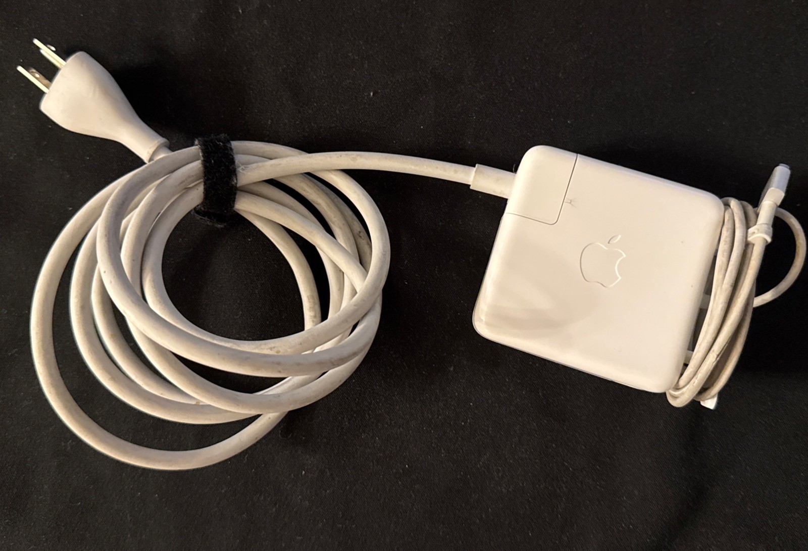 Genuine Apple 60W MagSafe 1 Power Adapter – T-Tip – 16.5V 3.65A – OEM