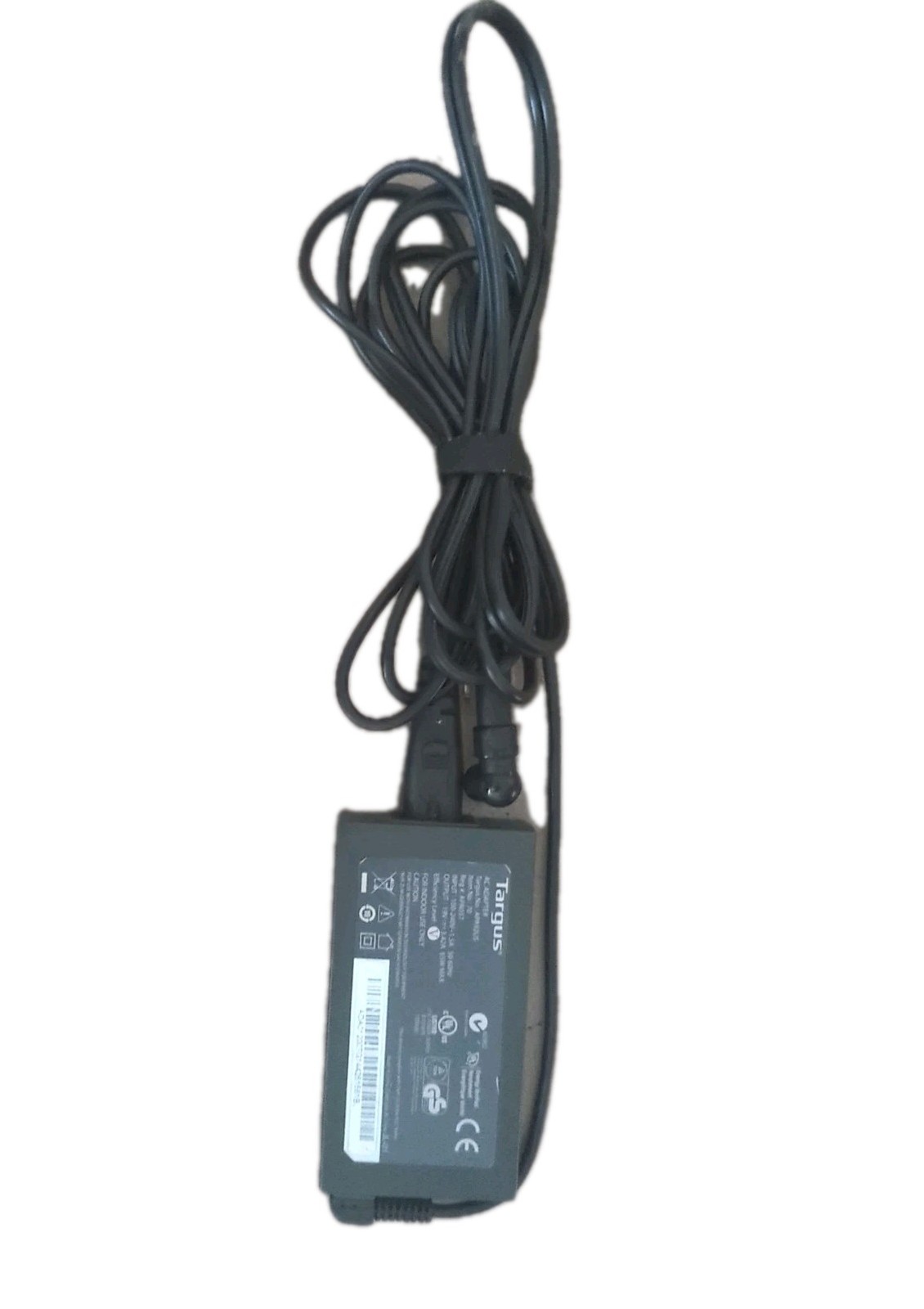 Targus APA92US 65W AC Ultra-Slim Universal Laptop Charger W One Tip Included 