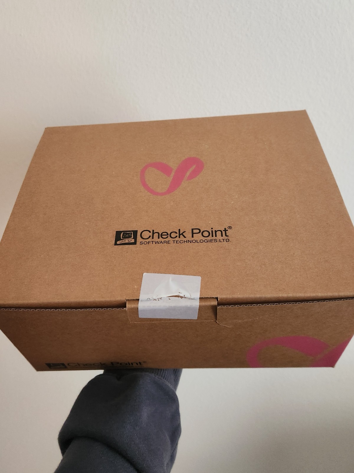 Check Point 1550W Appliance (V-80W) Quantum Spark Security Gateway - New in Box