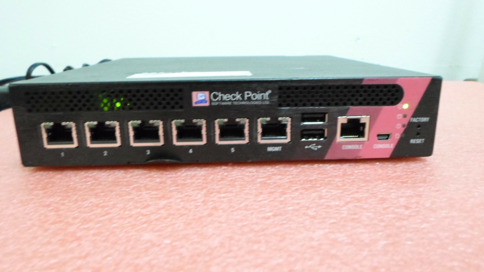 Check Point 3200 Next Gen. Threat Extraction Appl. PB-10  NO LICENSE/ADAPTER