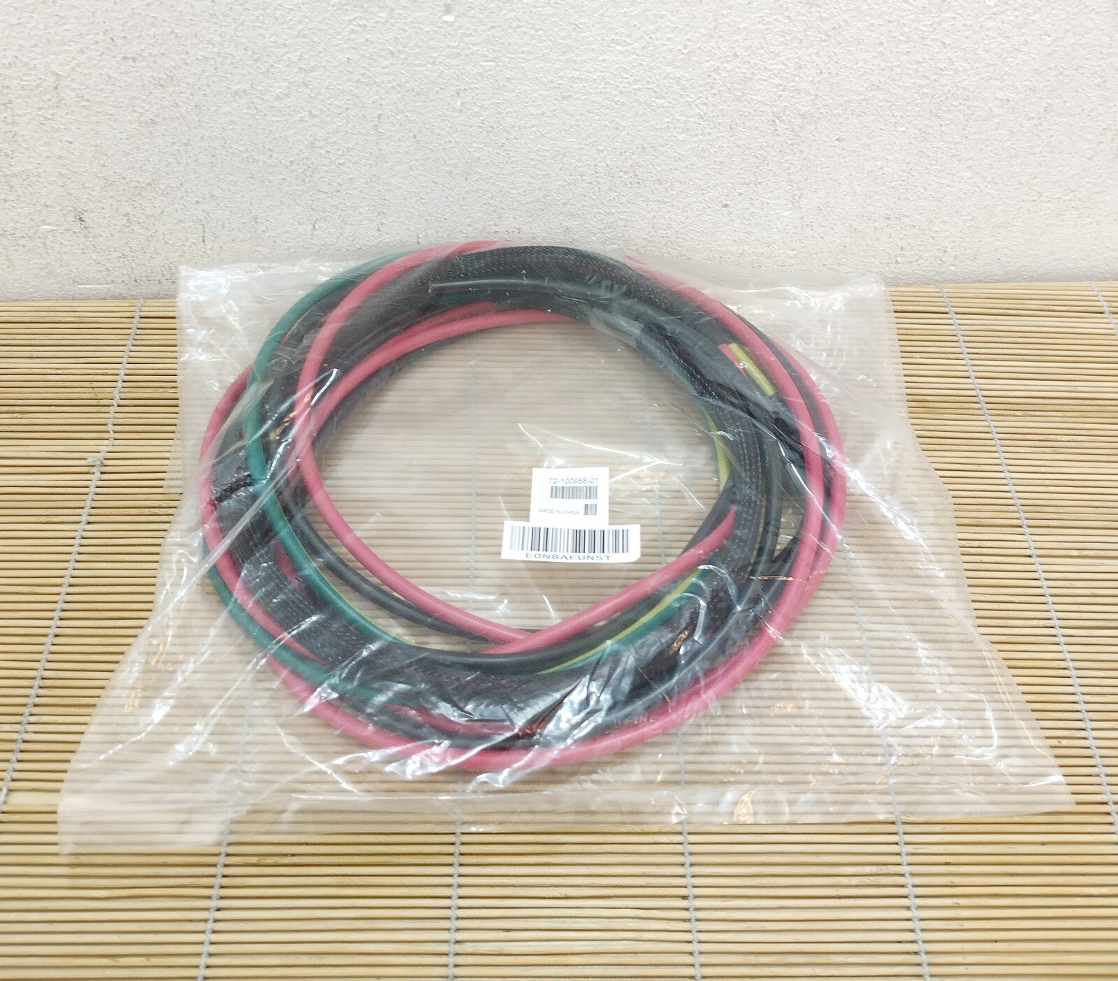 Cisco CAB-48DC-40A-8AWG DC power cord -48 VDC 40A 8 AWG Three-socket Mini-Fit