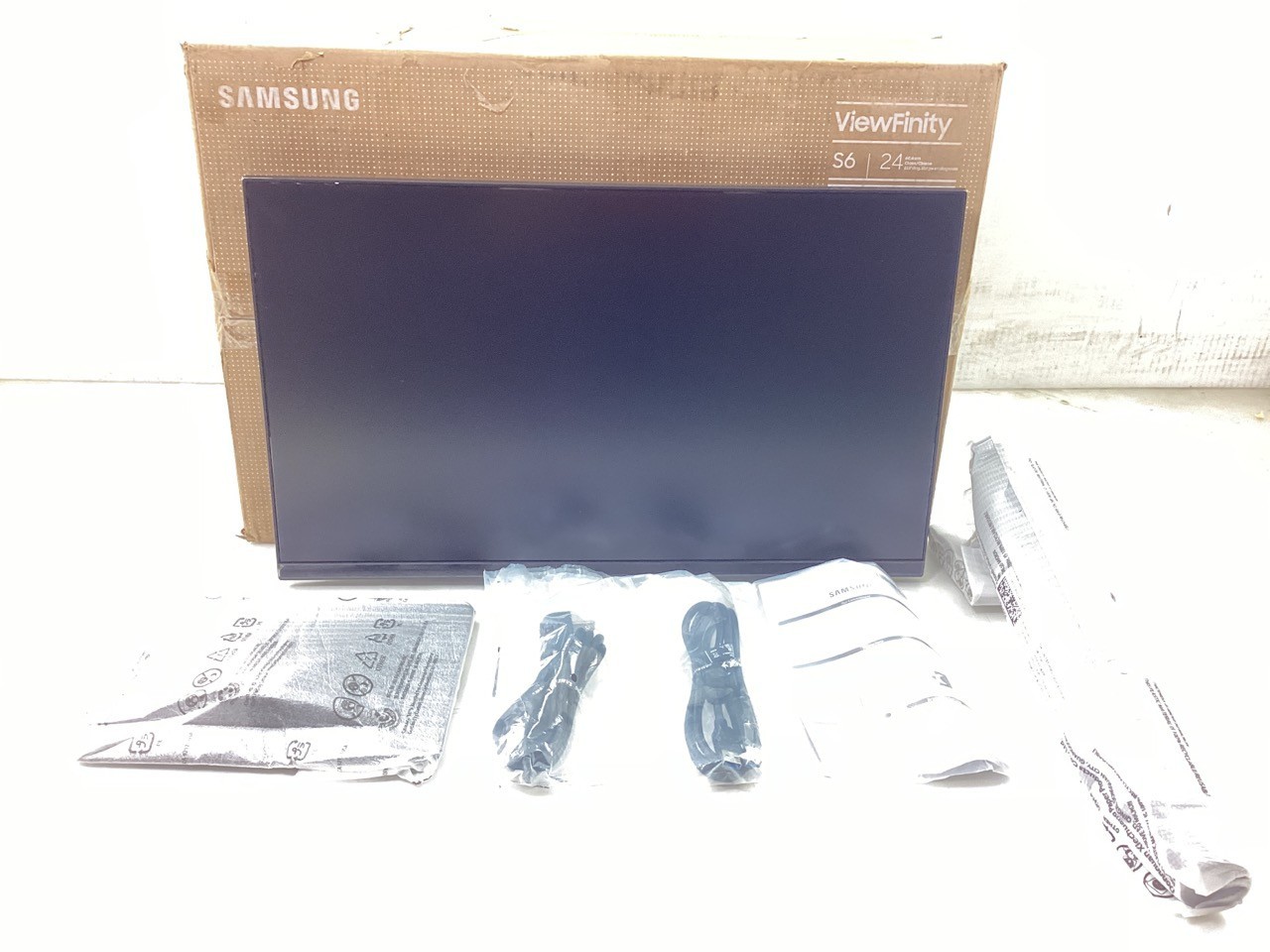Samsung 24" 2560 x 1440 QHD LCD Monitor - HDR10, 75Hz - S24A600NWN