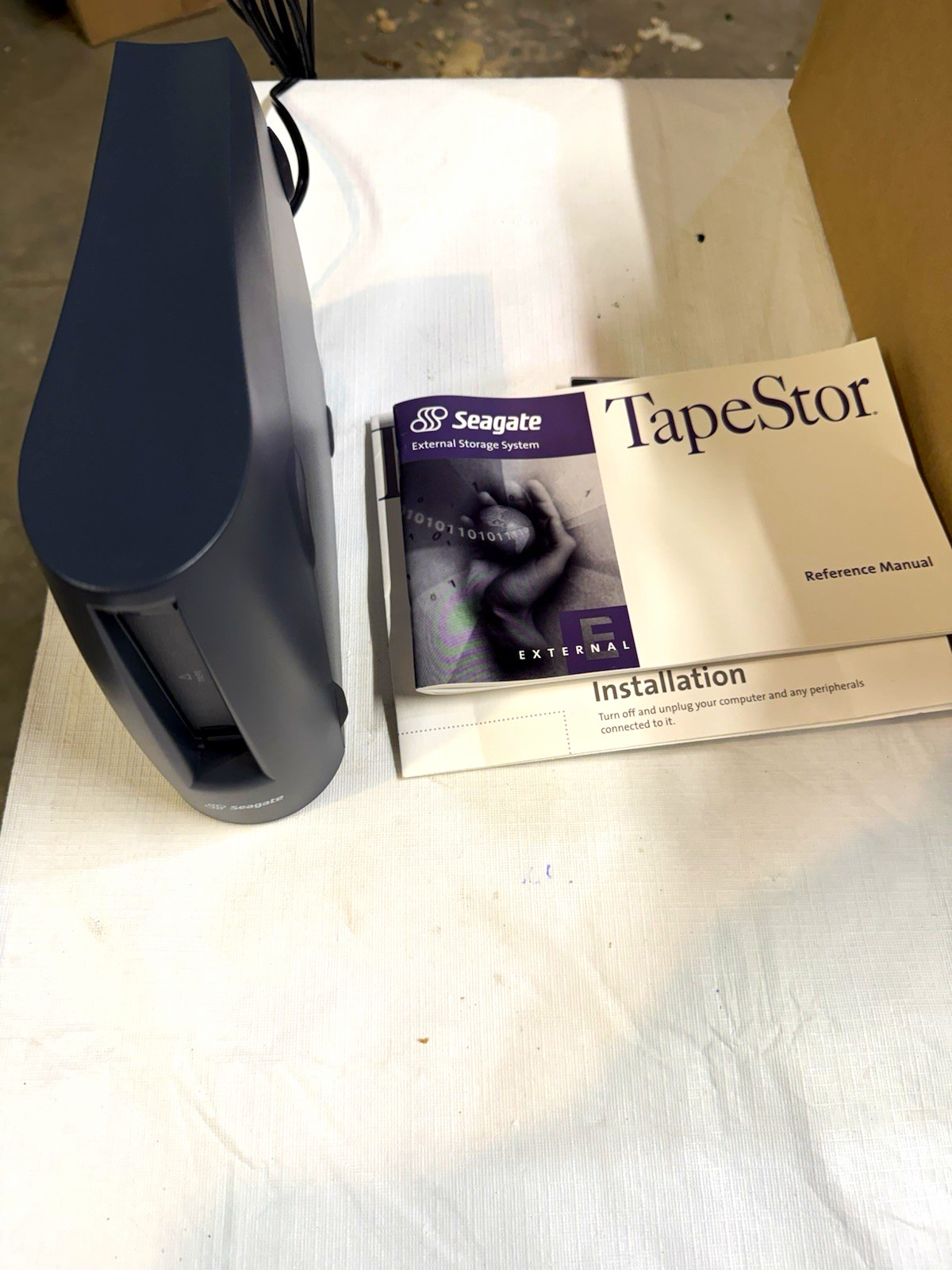 Seagate TapeStor Travan External Tape Drive STT6800P