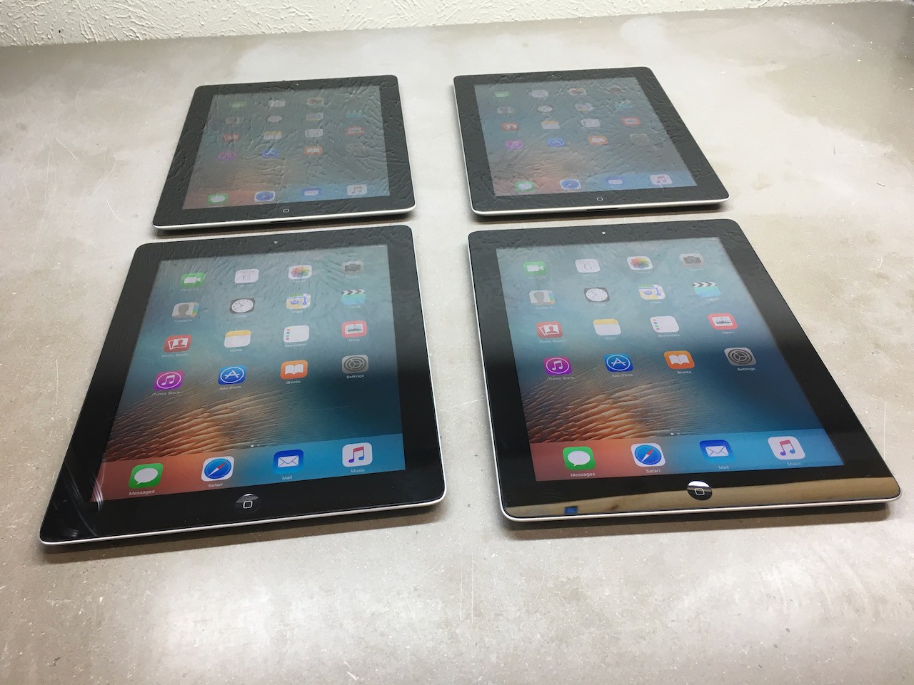 Apple iPad 3rd Gen A1416 Retina 16GB UNLOCKED Vintage Obsolete iOS 9.3.5 Lot 4x