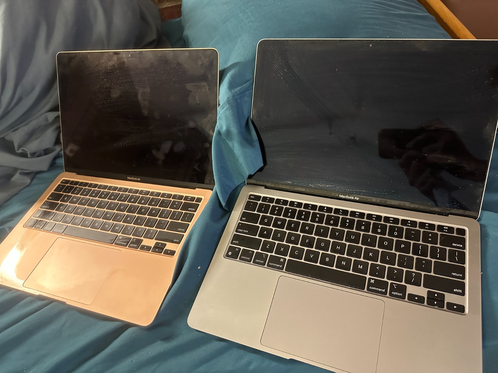 PENDING SALE Pink Apple MacBook Air 13 in 2020 Apple M1 (one on left)