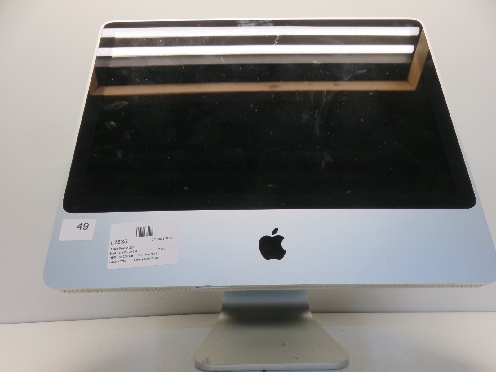 Apple iMac A1224 Intel Core 2 Duo 2.4 2GB 250 GB MacOS 10.8 ATI Radeon 2400XT