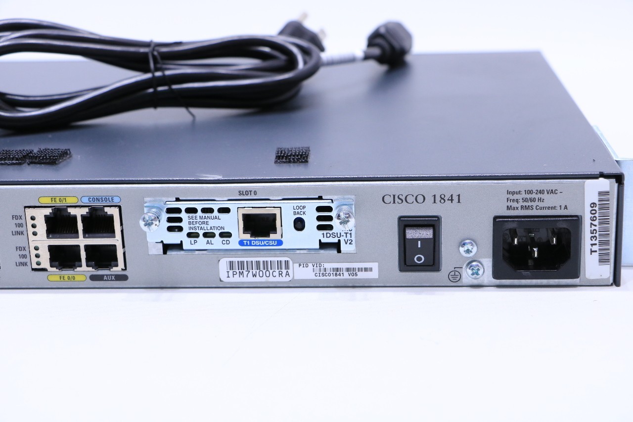 Cisco 1841 2-Port 10/100 Wired Router (173015000)