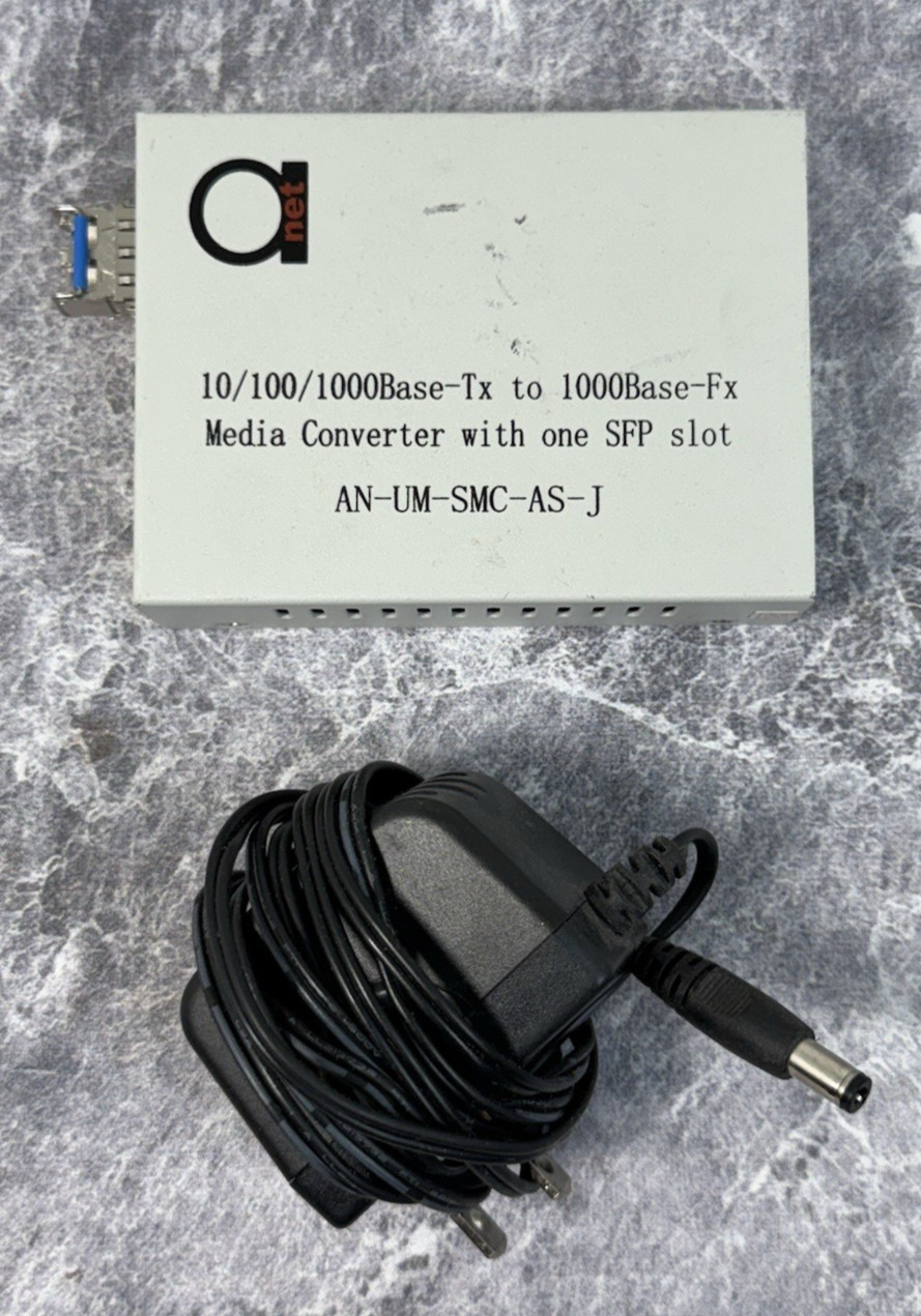 10/100/1000Base-TX to 1000Base FX Media Converter w/ SFP Slot AN-UM-SMC-AS-J