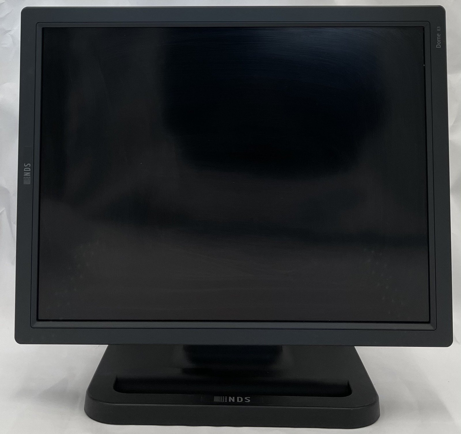 NDS Dome E3 3MP Diagnostic Grayscale Display
