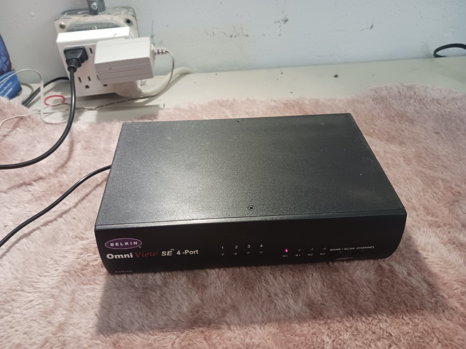Belkin OmniView SE 4 Port Model: F1D104