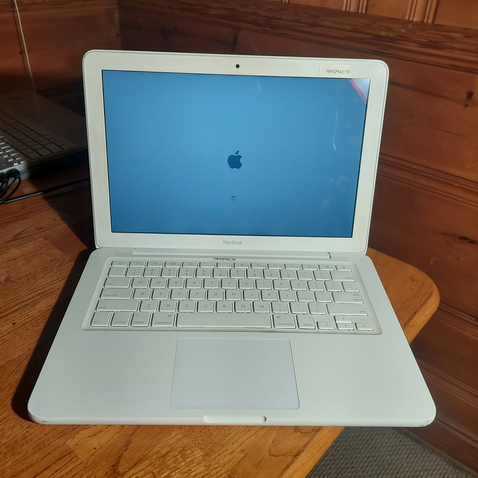 Apple MacBook White A1342 13.3" MC516LL/A  {2009} - Grade B [GOOD]