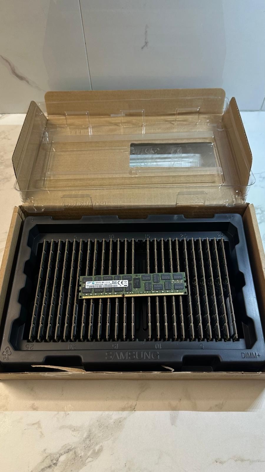 NEW Samsung 16GB 2Rx4 PC3L-12800R DDR3L ECC RDIMM M393B2G70DB0-YK0Q2 Server
