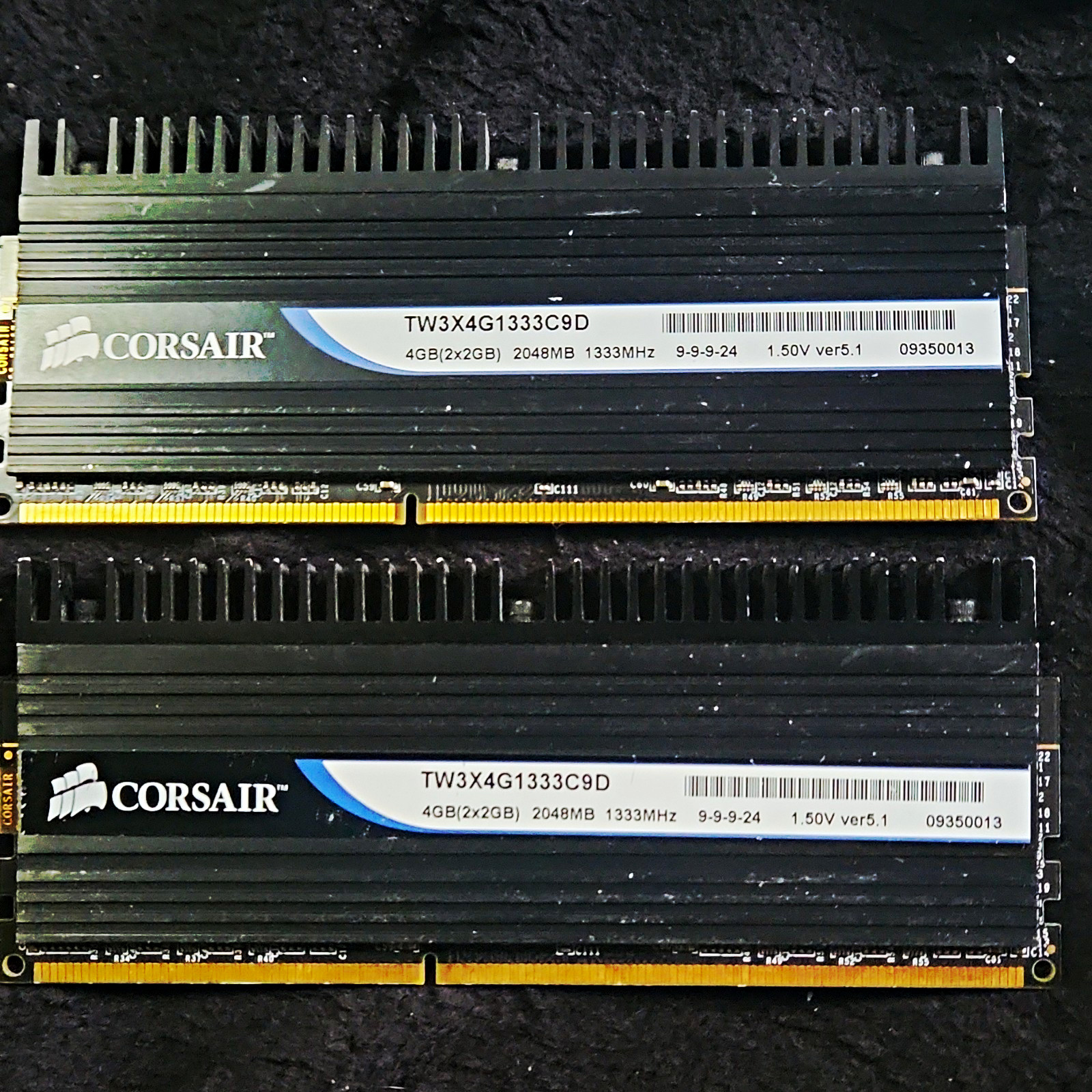 Lot of 2 Corsair Dominator XMS3 8GB (4x2GB) DDR3-1333 PC3-10600 RAM Kits