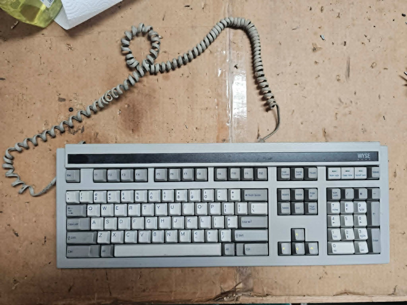 Vintage WYSE 840358-01 PCE EPC Mechanical Terminal Keyboard Modular Plug