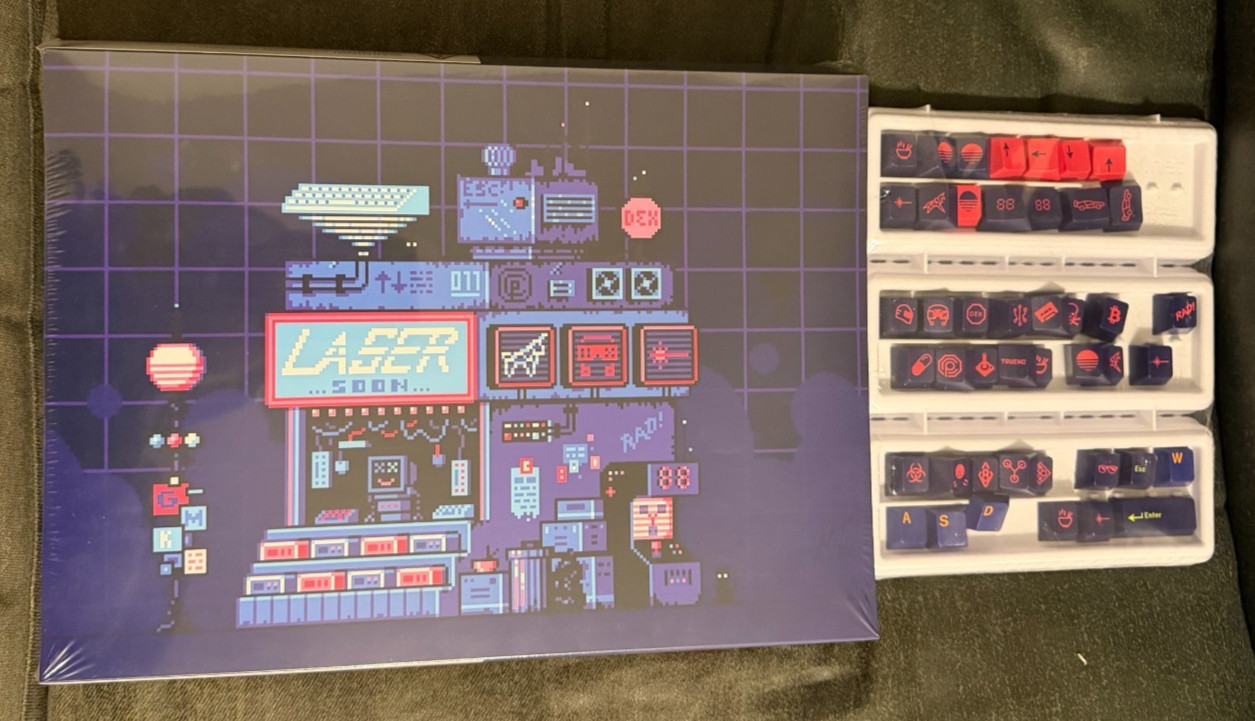GMK Laser Cyberdeck R2 base kit+ Novelties keycaps (genuine made in Germany) NEW