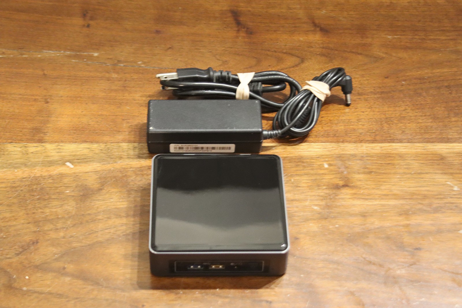 Intel NUC NUC7i5BNK  (Core i5-7260U @ 2.20 GHz, 16GB RAM, 275GB NVMe, Win11 Pro)
