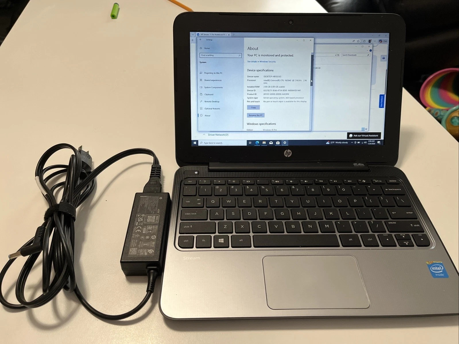 HP Stream Pro 11 11.6" LED Notebook - Intel Celeron N2840 2.16 GHz With Charger