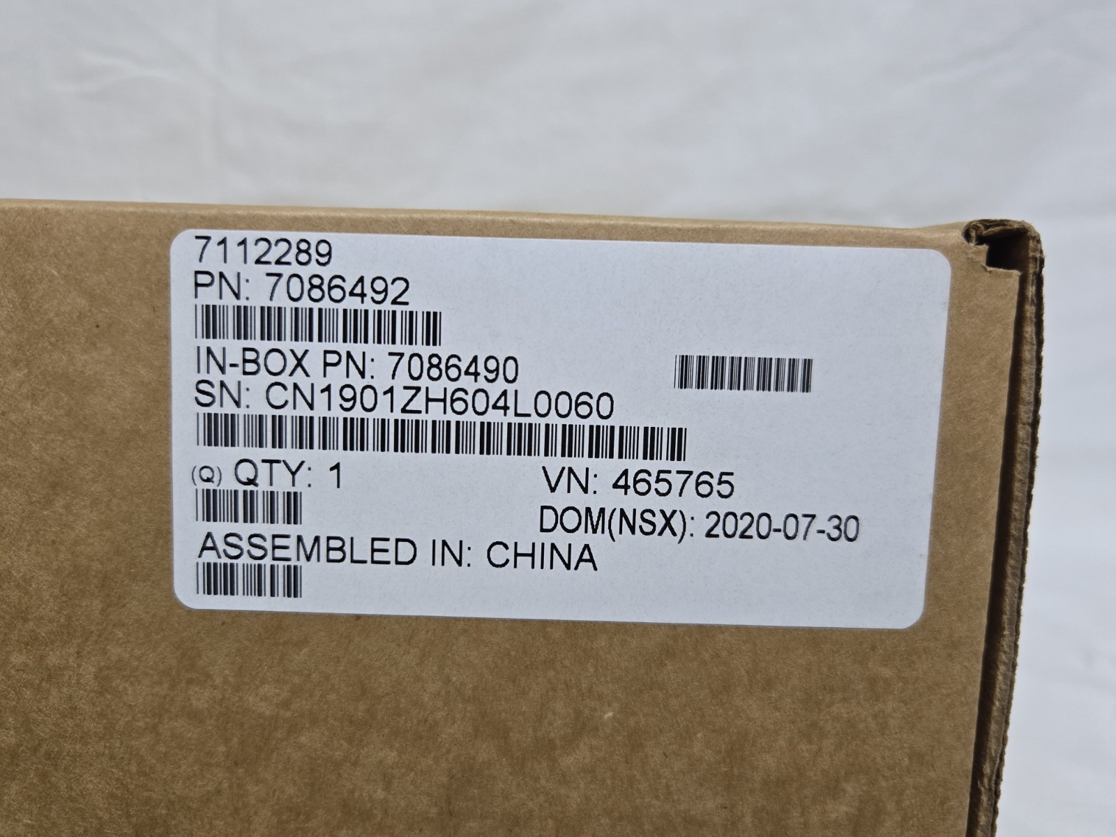 Brand New Sun StorageTek Oracle 7086490 Mini SAS3 HD Cable SFF8644 Connectors
