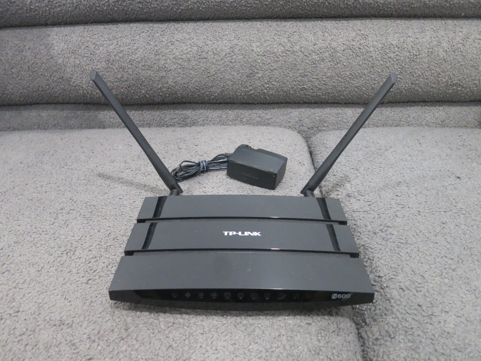TP-Link N600 300 Mbps 4-Port 10/100 Wireless N Router (TL-WDR3500)