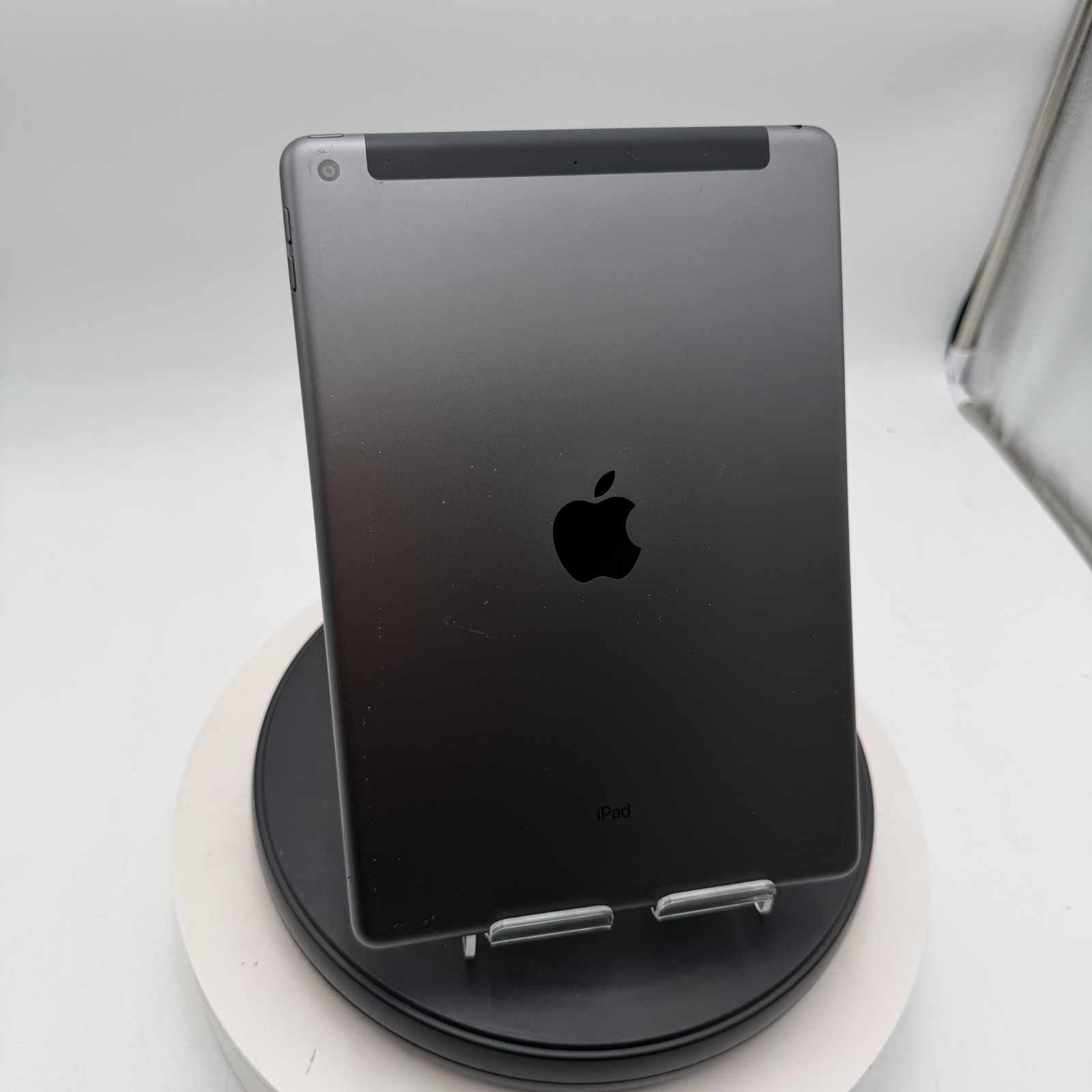 Apple iPad (9th Generation) A2604 64 GB, Wi-Fi + 4G, 10.2 in - Space Gray