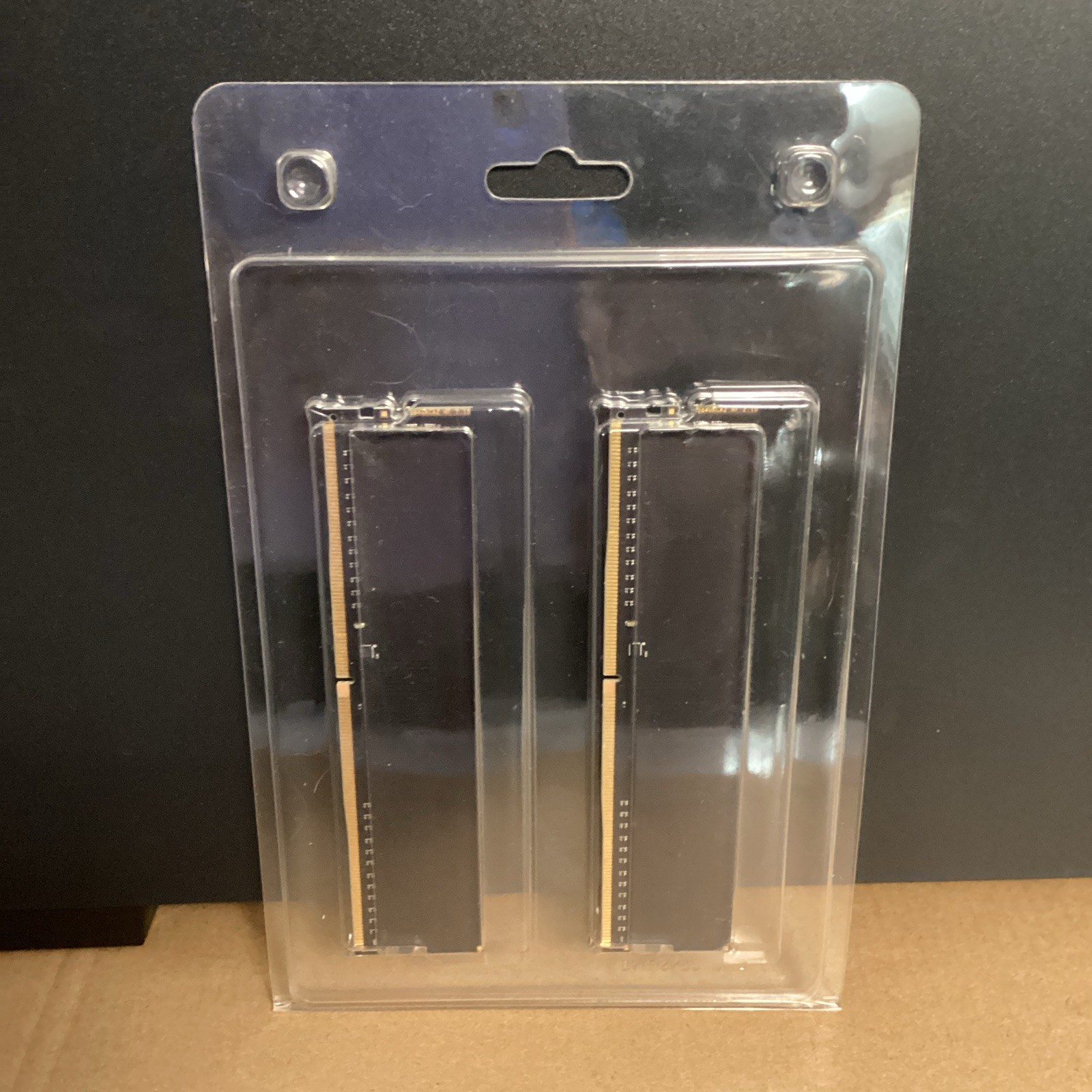 Apacer 16GB (2x8GB) DDR4-2666 CL19 UDIMM 288-Pin RAM AU08GGB26C0YBGH
