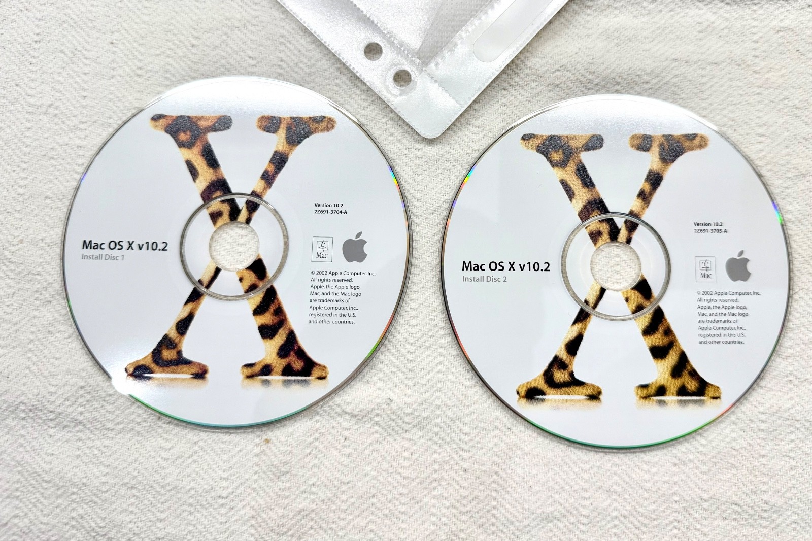 Vintage 2002 Apple Mac OS X v10.2 Jaguar Install Disks 1 & 2 RUNS 2Z691-3705-A