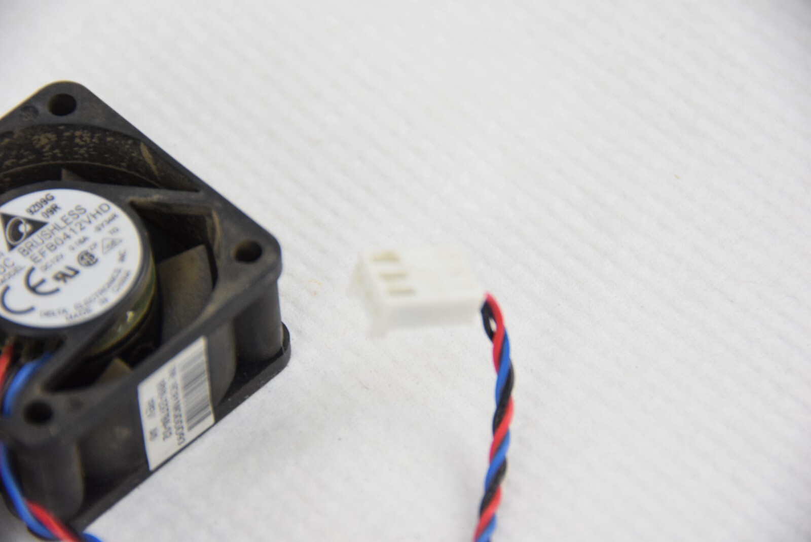 2pcs DC Brushless EFB0412VHD 12V 0.18A Cisco Server Cooling Fan 3 Pin MODEL
