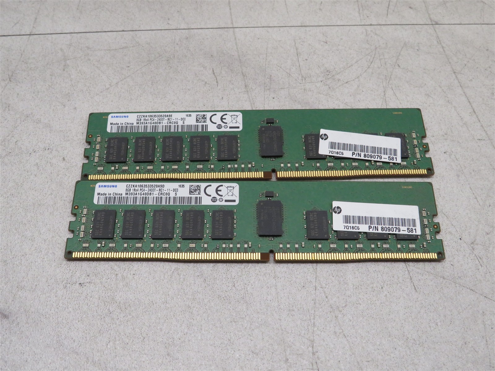 Lot of 2 Samsung 8GB DDR4-2400 ECC RDIMM 16GB M393A1G40DB1-CRC0Q