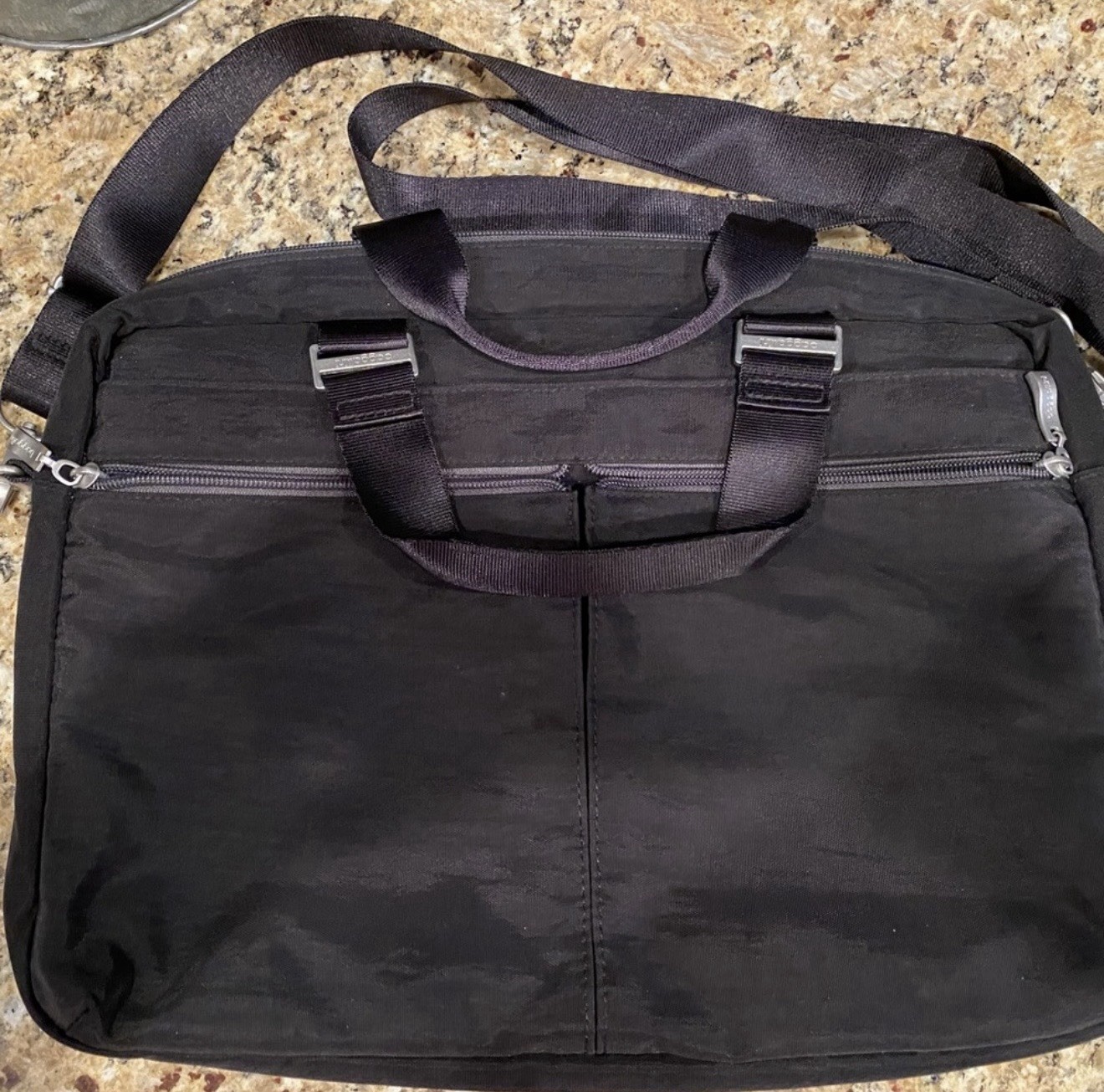 Baggalini Black Nylon Laptop Bag With Straps 11/14 Inch