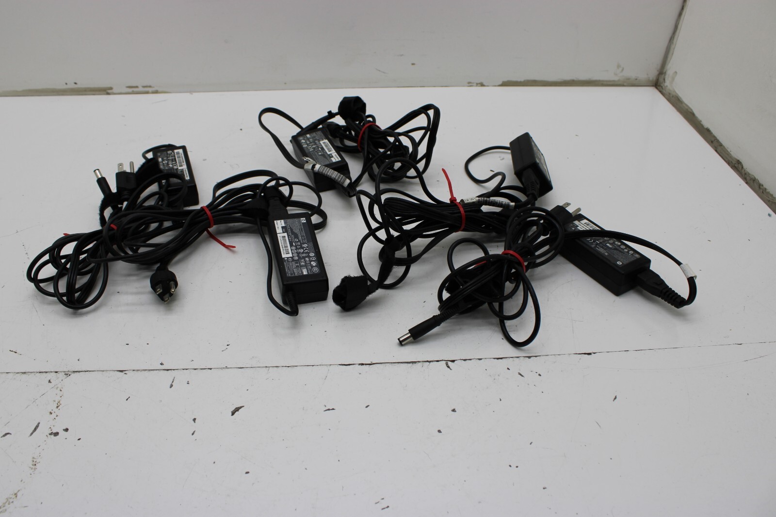Lot of 5 HP 65W Big Barrel Adapters - 18.5V 519329-003 & Similar